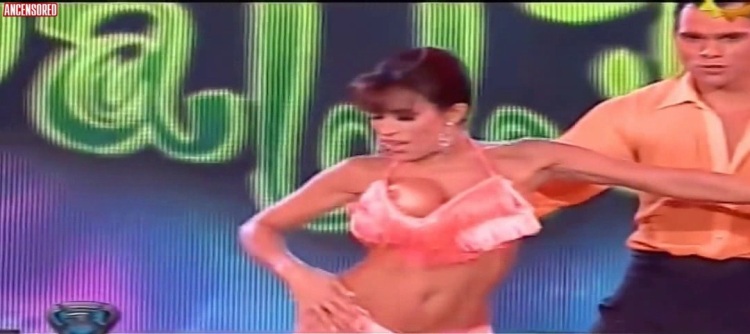 Marixa Balli no underwear 91