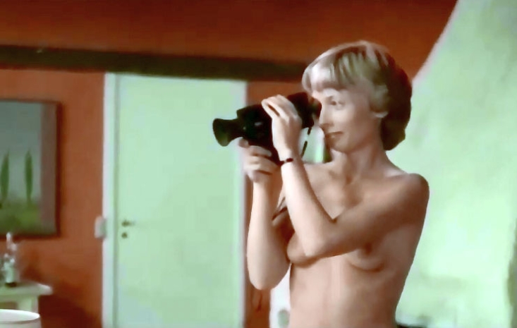 Pauline Rehne in lingerie
